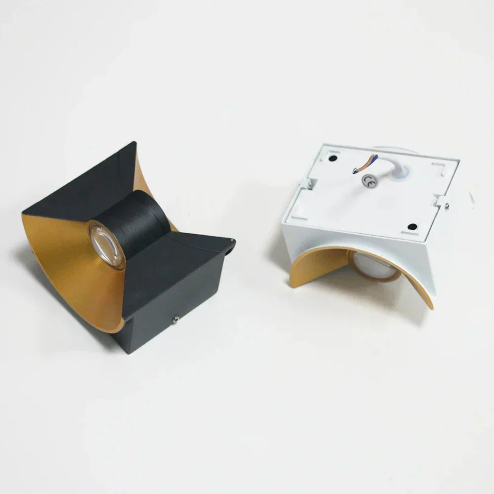 Nocta Wandlamp – Elegante LED-buitenverlichting voor een sfeervolle tuin