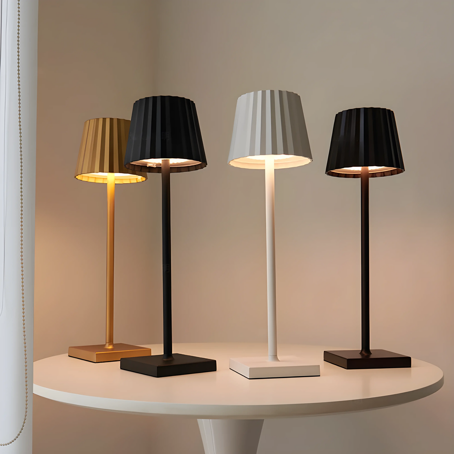 Brillia – Voor een stralende en verfijnde uitstraling. Luxe Draadloze Tafellamp  – Elegante LED Verlichting met USB Oplaadfunctie