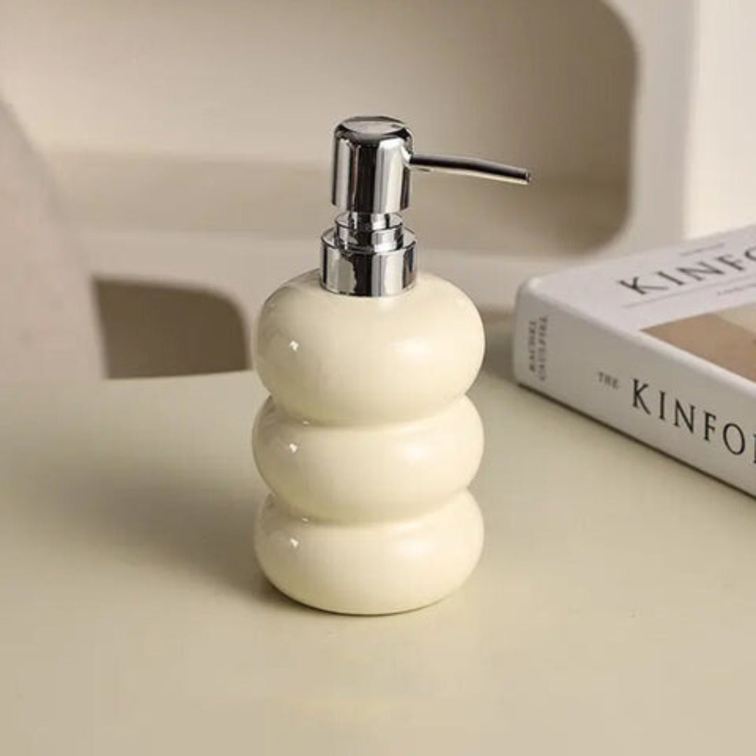 Keramische dispenser met pomp
