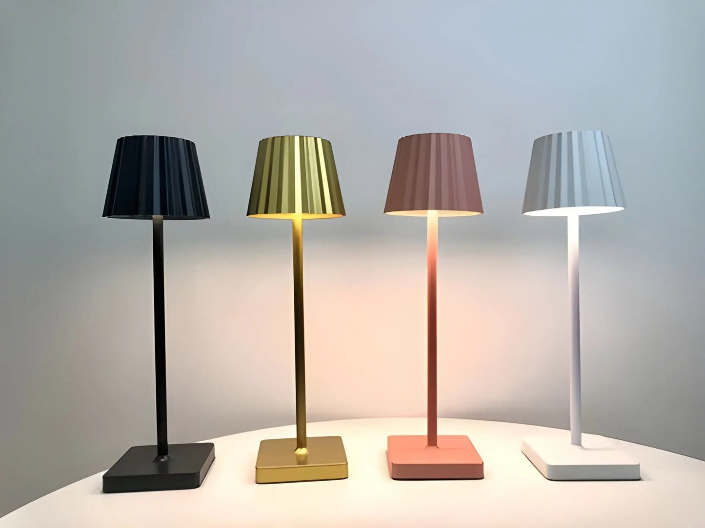 Brillia – Voor een stralende en verfijnde uitstraling. Luxe Draadloze Tafellamp  – Elegante LED Verlichting met USB Oplaadfunctie
