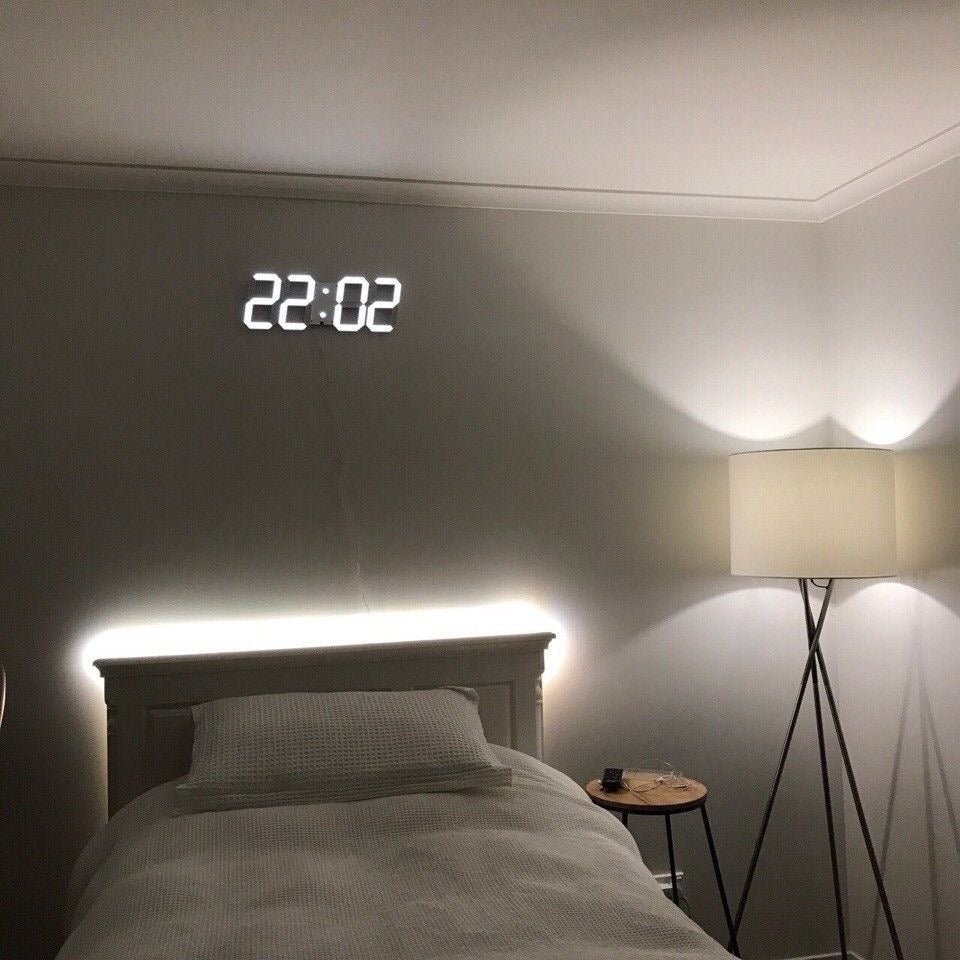 ChronoGlow 3D LED Wandklok – Digitale Klok met Instelbare Verlichting