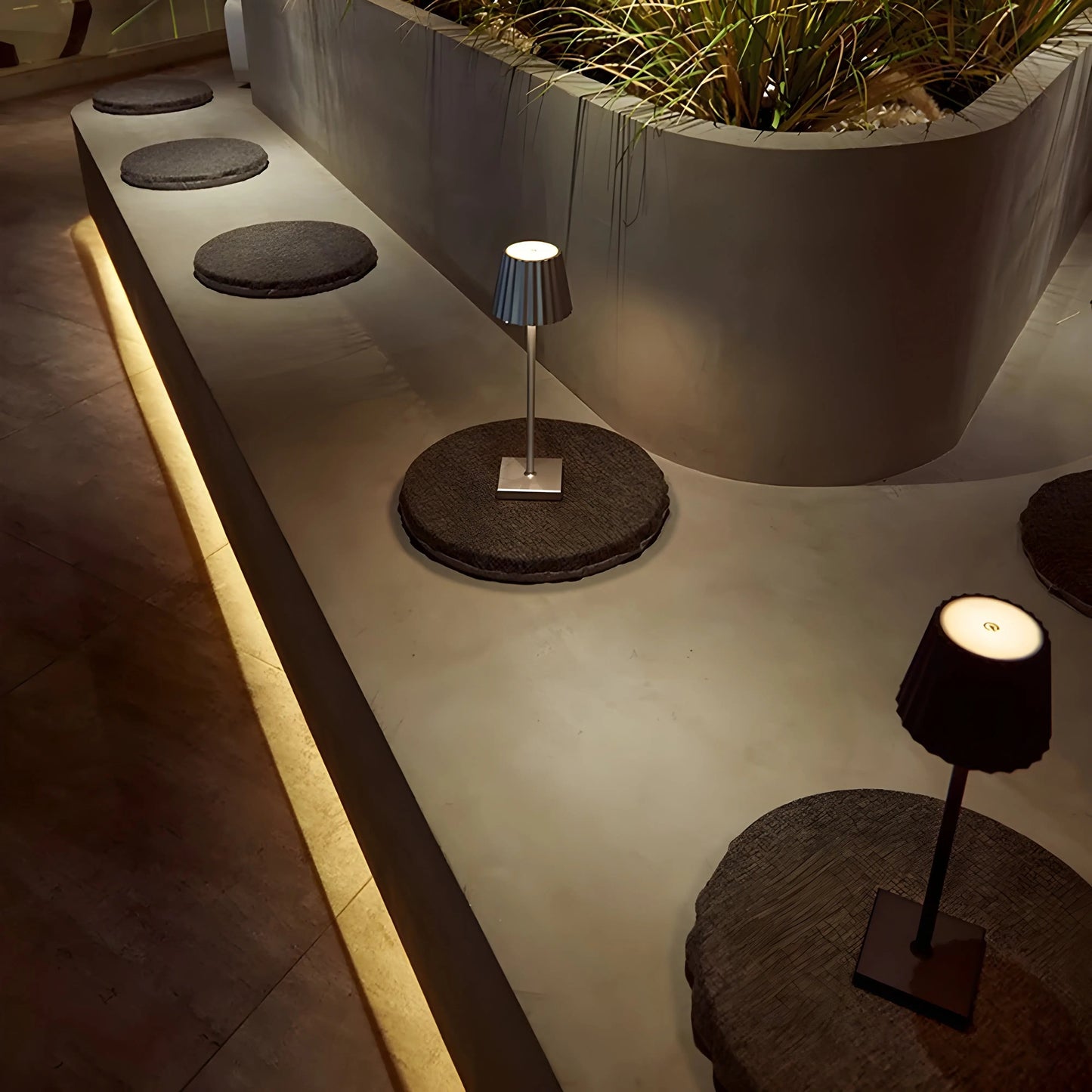 Brillia – Voor een stralende en verfijnde uitstraling. Luxe Draadloze Tafellamp  – Elegante LED Verlichting met USB Oplaadfunctie